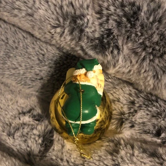 Set of 2 Christmas Ornaments Sleeping Babies Red Green Outfits Resin Gold Orbs - Picture 4 of 11